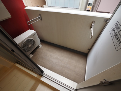 【バルコニー】 | SERENiTE谷四 | バルコニーからの眺めを楽しみながら食事をしませんか