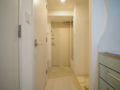 【玄関】 | SERENiTE谷四 | シンプルで使いやすい玄関です