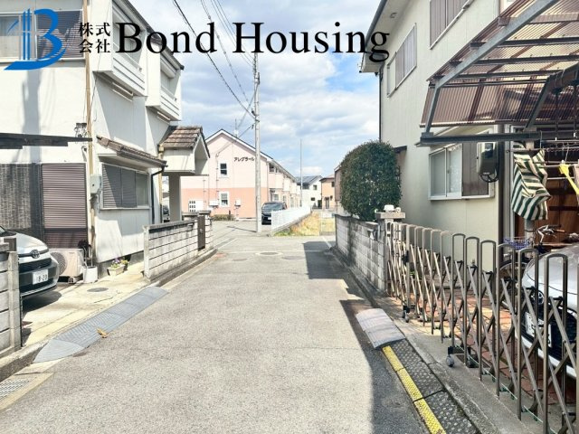 住環境良好・お好みでリフォーム可能　魚住町清水　築38年の前面道路含む現地写真