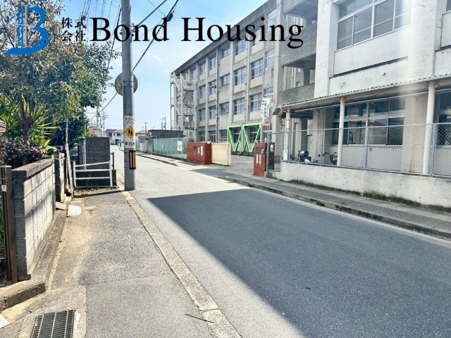 住環境良好・お好みでリフォーム可能　魚住町清水　築38年の前面道路含む現地写真