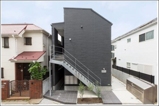 Joyous Life北沢のエントランス