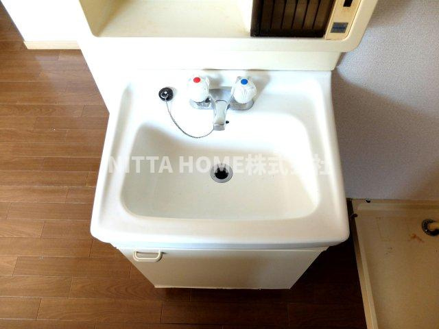 ルシオールの洗面所|独立洗面台がついています☆彡