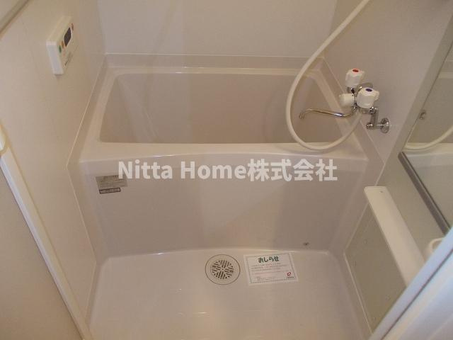 ファインズ　コートの浴室|追い焚きや浴室乾燥などの設備がついています◇