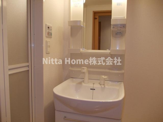 ファインズ　コートの洗面所|独立洗髪洗面台付きで身支度がはかどります(#^^#)