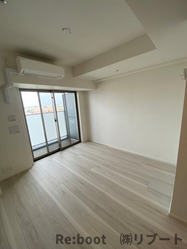 レフィールオーブ南行徳駅前の居間・リビング