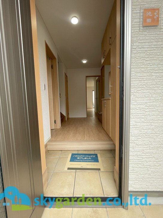 茅ヶ崎市ひばりが丘　中古戸建の玄関