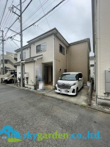 茅ヶ崎市ひばりが丘　中古戸建の前面道路含む現地写真