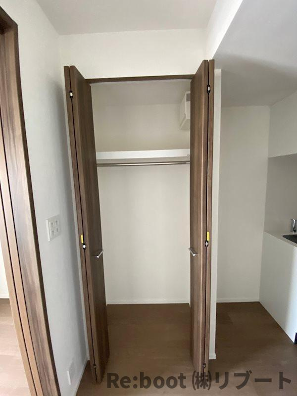 市川市新井３丁目の賃貸マンションの玄関