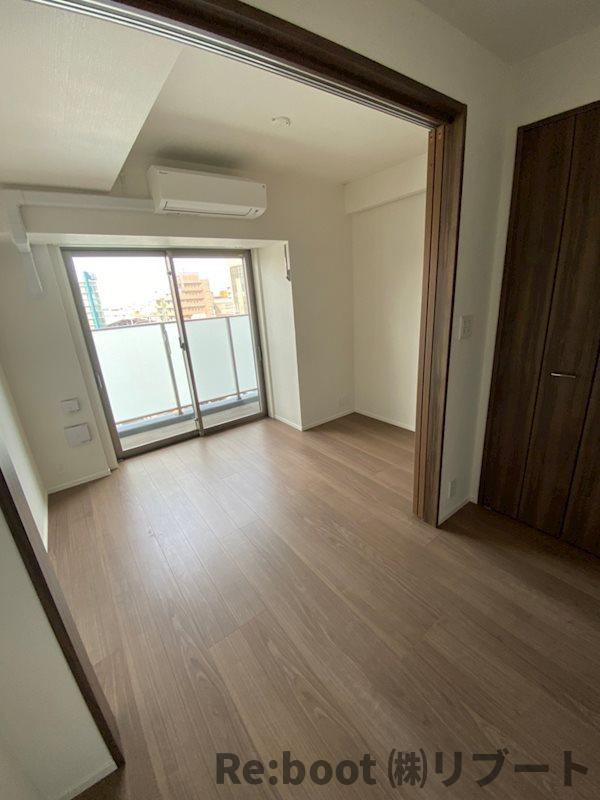 市川市新井３丁目の賃貸マンションの居間・リビング