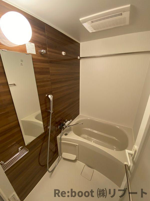 市川市新井３丁目の賃貸マンションの浴室