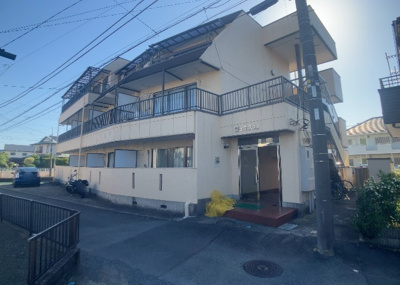 【外観】 | ジュネス旭 | 隣家の土地はどうなっているのか、生活利便施設が近くにあるのか、学校まで近いかなど、お客様のライフスタイルにあわせたイメージが重要です。また、近くにあると困る施設が近くにないかも確認するといいでしょう。