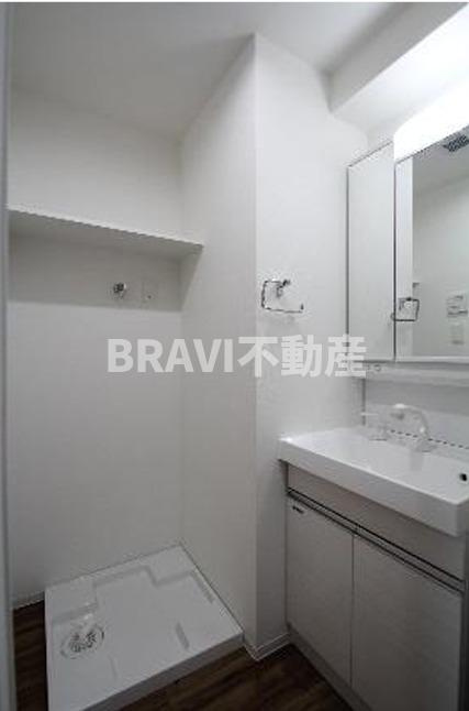 Forest Court 南大江公園 BRAVI不動産の洗面所