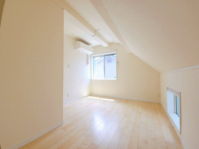 【収納】 | 若林2丁目戸建 | 納戸は、収納スペースが豊富でお部屋をすっきり整理できます。