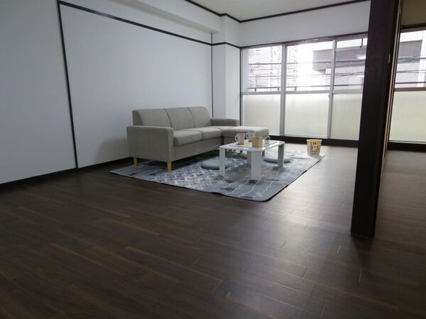 ソワンポルテの居間・リビング