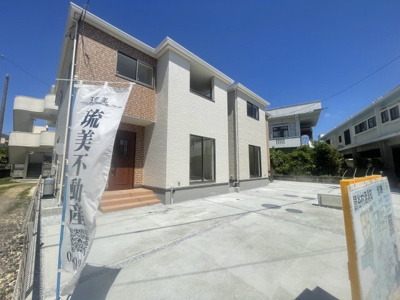 【外観】 | 読谷村渡具知（全2棟）ラスト1号棟 | 1号棟　並列駐車2台可♪