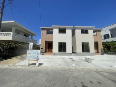 【外観】 | 読谷村渡具知（全2棟）ラスト1号棟 | 1号棟　並列駐車2台可♪