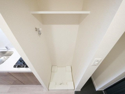 【設備】 | プレサンス難波マジョリティ | 洗濯機置き場です