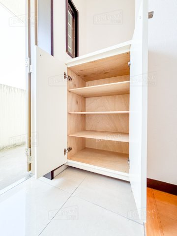 すかる梅満の内装