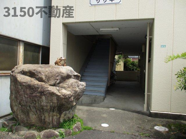 マンションササキのエントランス