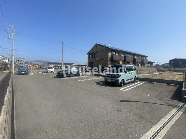 グランシャリオ加納の駐車場