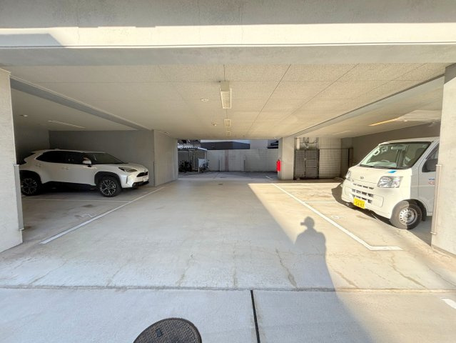 ボンエルフの駐車場