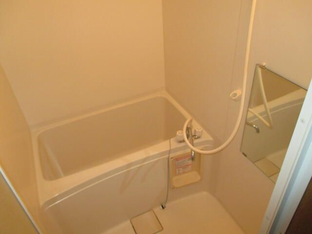 フラット鷹の台の浴室