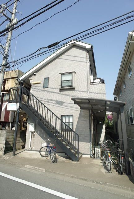 フラット鷹の台の外観