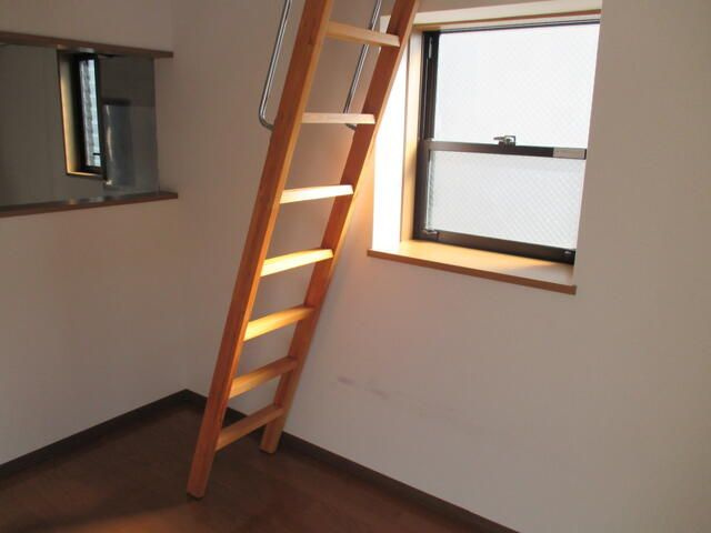 フラット鷹の台の洋室