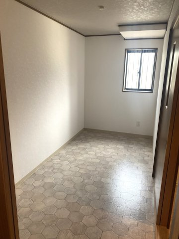 倉治3丁目 戸建の洋室|1階納戸4帖