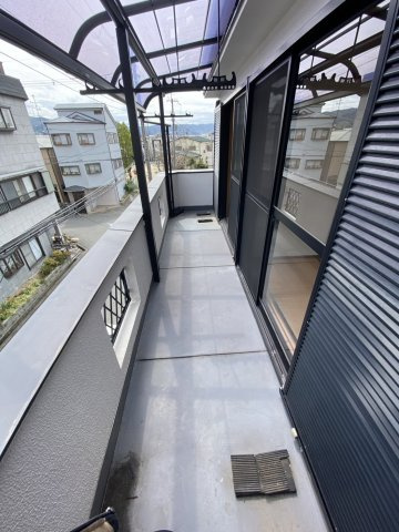 倉治3丁目 戸建のバルコニー|3階バルコニーは屋根付き♪