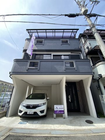 倉治3丁目 戸建の外観|2020年に外壁・屋根塗装済み♪パリッとしたカッコいい外観です♪雨の日も快適な屋内ガレージ♪