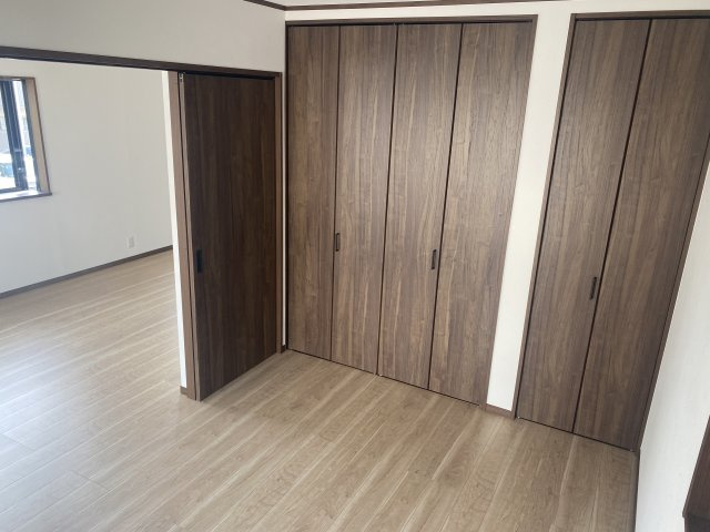 倉治3丁目 戸建の洋室|2階和室6帖→洋室6帖にリフォーム済み♪