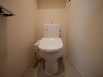 【トイレ】 | プレサンス大手前ピリオド | コンパクトで使いやすいトイレです