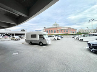 【駐車場】