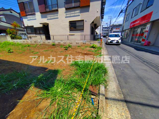 三鷹市上連雀９丁目 中央線 三鷹駅 新築戸建の前面道路含む現地写真|8月4日撮影