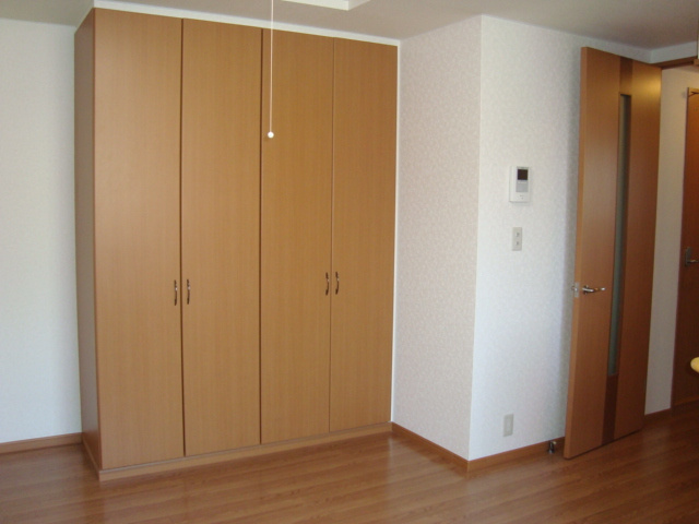 ファームタウン桜　Ⅱの収納|リビング収納（クローズ）