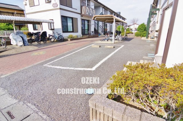 シルクハイムAの駐車場