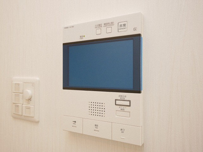 【セキュリティ】 | プレジオ鎗屋町 | モニター付きインターホンです