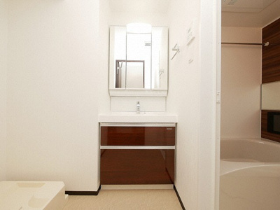 【洗面所】 | プレジオ鎗屋町 | 脱衣スペースもあります