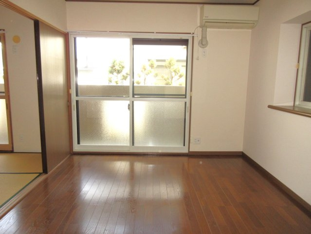 アール・クリエイト星が丘の居間・リビング