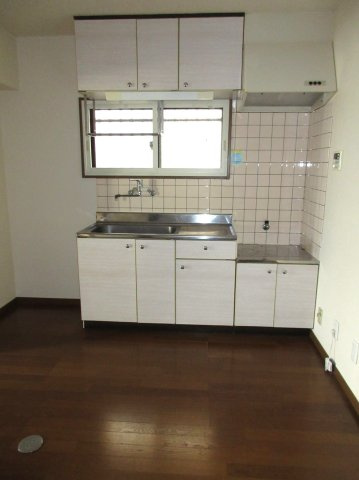 アール・クリエイト星が丘のキッチン