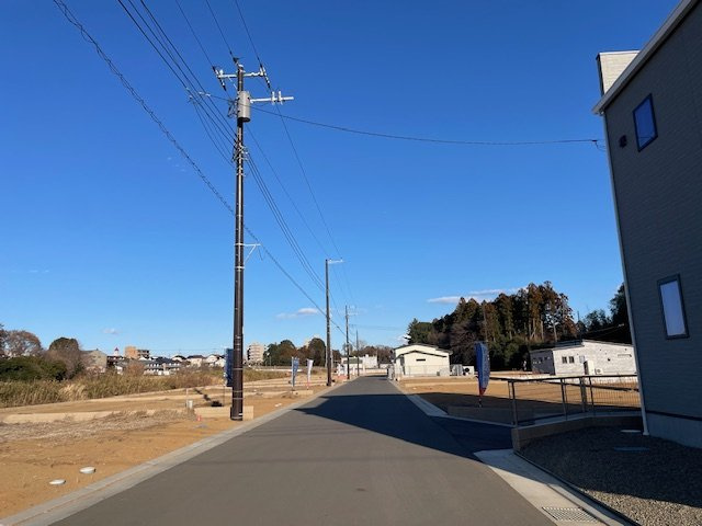 【前面道路含む現地写真】の画像