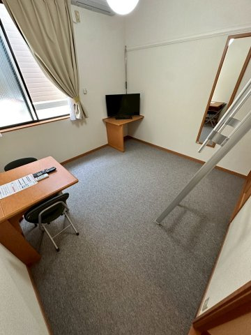レオパレスCOZYの居間・リビング