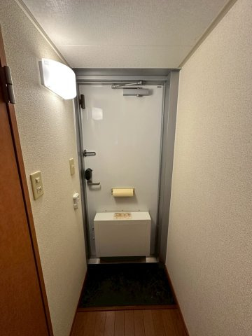レオパレスCOZYの玄関