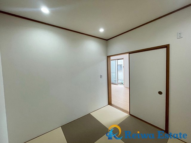 中古戸建　茅ヶ崎市ひばりが丘の和室|ホッと足を伸ばして寛げる和室。来客にもお子様の遊び部屋としても利用できます。