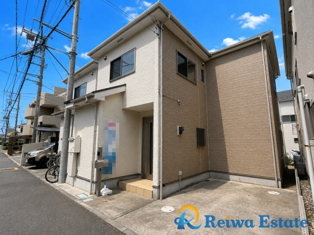 中古戸建　茅ヶ崎市ひばりが丘の外観|カースペース付きの戸建て♪「茅ヶ崎」駅・「辻堂」駅の2駅利用可能な立地！！