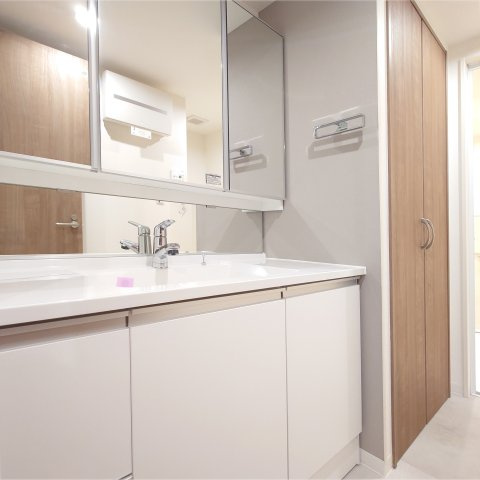 レイディアント横濱ユーロヒルズの独立洗面台