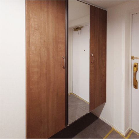 レイディアント横濱ユーロヒルズの玄関|玄関収納です