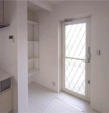 横浜市青葉区美しが丘西二丁目戸建のその他|キッチン横の勝手口