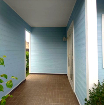 横浜市青葉区美しが丘西二丁目戸建のエントランス|贅沢に広い玄関ポーチ。敷地にゆとりがあるからこそできるプランです